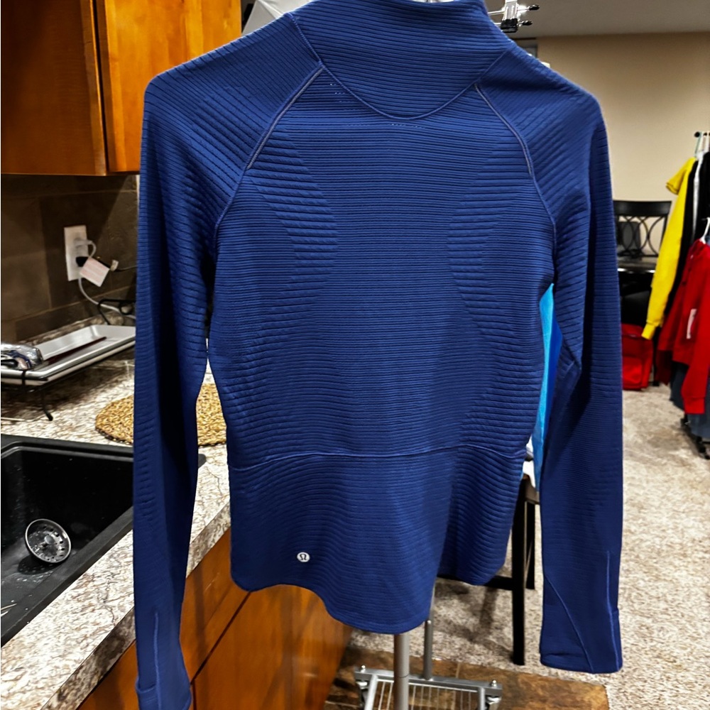 Lululemon Like New Women's Navy Quarter-Zip Lightweight Top - Picture 3 of 6